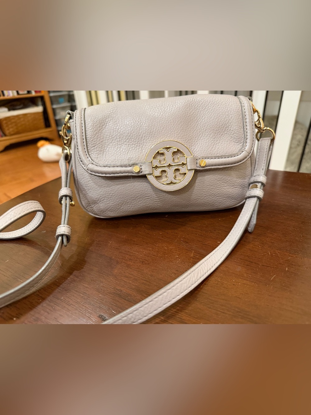 EUC Tory Burch Miller Small Leather Crossbody Bag in Light Gray pebbled leather